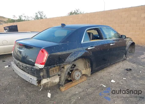 2017 Chrysler 300C z USA, uszkodzony, nr VIN 2C3CCAEG9HH516501